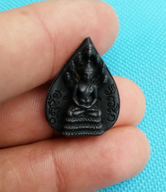 พระนาคปรกพิมพ์ใหญ่ เนื้อนวโลหะ ท่านเจ้าคุณนรฯ อธิษฐานจิตให้ 5 ธ.ค.13  สวยๆ เลยครับ ราคาเบาๆ