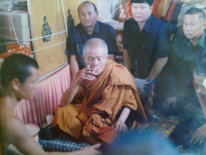 “ สมเด็จพระมุนีศรีไชยปราการ วัดบ้านอ่าย จ.เชียงใหม่ ปี 2539 หลวงพ่อคูณ ปริสุทโธ ปลุกเสก เนื้อผงน้ำมั