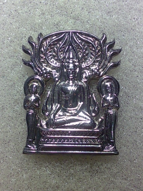 พระปรุหนังพิมพ์ฉลุ ลพ ชื้น วัดญาณเสน เนื้อเงินมีจารสวยๆครับ