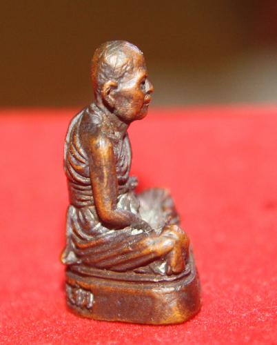 รูปหล่อรุ่นแรก 76 เนื้อทองแดง หลวงปู่ชื้น วัดญาณเสน (หายากมากๆ)