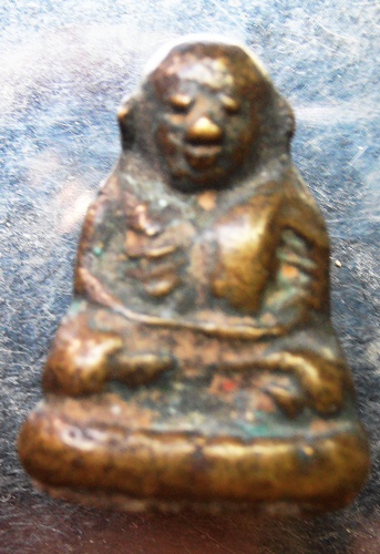 รูปหล่อหลวงพ่อเงิน ปืนแตก สวยๆเก่าๆครับ