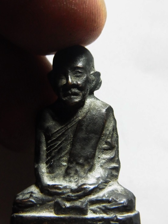 รูปเหมือนปั๊ม100ปีหลวงปู่มั่น