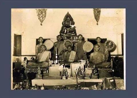 นางพญา เนื้อดำ หลวงพ่อทาบ วัดกระบกขึ้นผึ้ง หลวงปู่ทิม ปลุกเศก ปี 05 ...2 องค์
