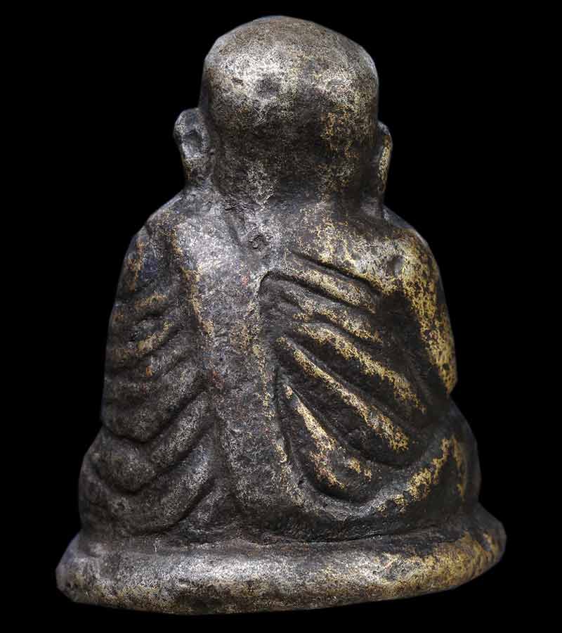 หลวงพ่อเงิน วัดบางคลาน รุ่นปืนแตก นิยมเศียรโต พิมพ์ ช อุ ขึ้น(กรรมการ) อาจารย์เชื้อ สร้าง ปี ๒๕๒๘