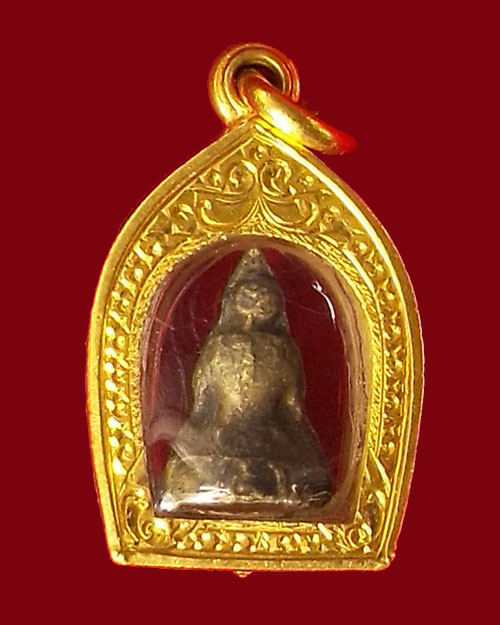 ปี 2495 พระชัยวัฒน์ท่านเจ้าคุณนรรัตน์ฯ พิมพ์หน้าแว่น เลี่ยมทอง