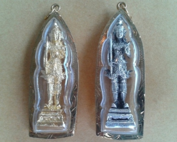 "เคาะเดียวครับ" พระสยามเทวาธิราชกะไหล่ทอง + กะไหล่เงิน เลี่ยมกรอบทองไมครอน 