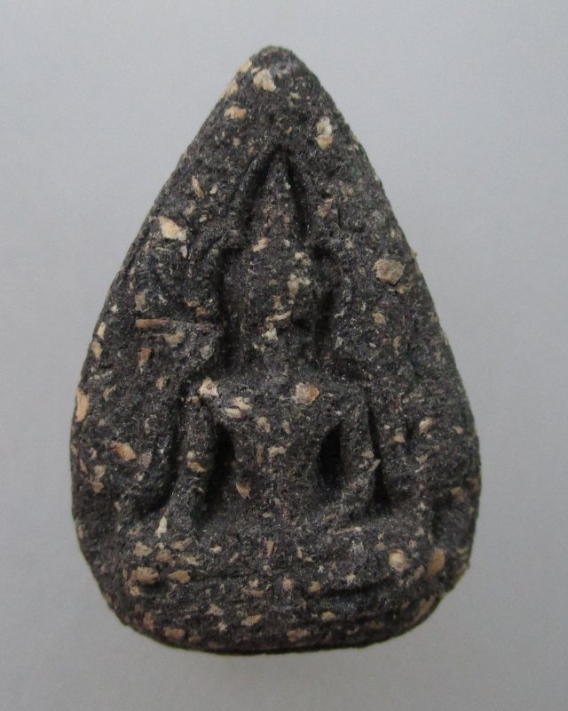 พระเนื้อผงไม่ทราบที่ครับ