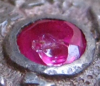 แหวนหลวงปู่ชื้น วัดญาณเสน จ.อยุธยา ปี2537 เนื้อเงิน ฝังพลอย มีรอยจาร