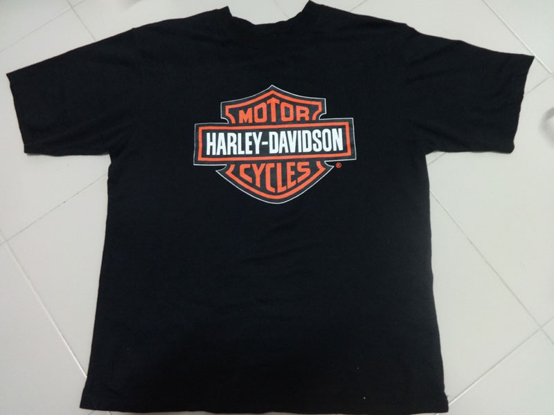 เสื้อ HARLEY DAVIDSON แท้มือสองสภาพเนี๊ยบ ขนาดSIZE M แต่คนใส่ SIZE L ก็พอใส่ได้ครับ