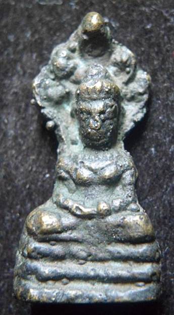 รูปหล่อเก่าไม่ทราบที่ครับ