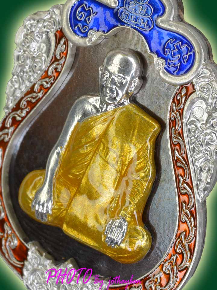 เหรียญเสมาพระเทพสุทธาจารย์(ท่านเจ้าคุณอนันต์) วัดเขาบางทราย ชลบุรี เนื้อนวะหน้าเงิน ครับ