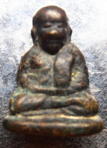 รูปหล่อหลวงพ่อเงินรุ๋นปืนแตกพิมพ์เศียรโตนิยมครับ