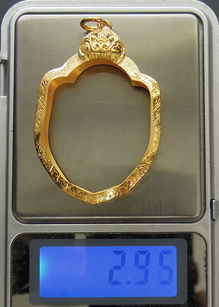 กรอบทอง ยกซุ้ม มือ1ใส่ เหรียญมังกรคู่ หลวงปู่หมุน วัดบ้านจาน จ.ศรีสะเกษ,หลวงพ่อเอีย วัดบ้านด่าน2.95g