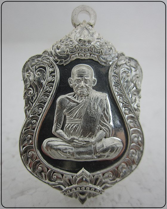 หลวงพ่อเงิน วัดบางคลาน รุ่น ฉลองเลื่อนสมณศักดิ์ 111 ปี เนื้อเงิน 515