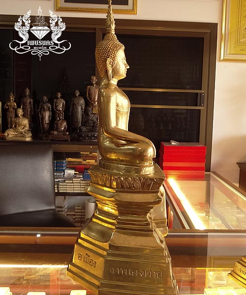 +++ พระบูชาหลวงพ่อพระใส วัดโพธิ์ชัย จ.หนองคาย รุ่นสามบารมี สร้างปี2554 หน้าตัก 5 นิ้ว +++