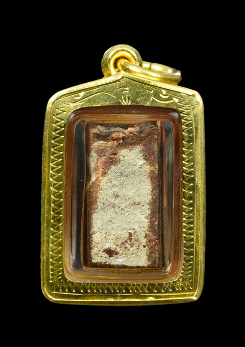 พระกรุนาดูนตัดเดียว จ.มหาสารคาม เนื้อดิน สภาพสวย+เลี่ยมทองหนาหนาครับ