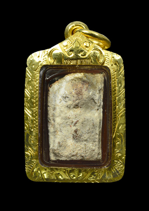 พระกรุนาดูนตัดเดียว จ.มหาสารคาม เนื้อดิน สภาพสวย+เลี่ยมทองหนาหนาครับ