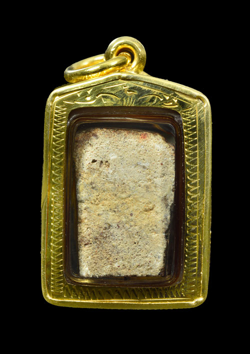 พระกรุนาดูนตัดเดียว จ.มหาสารคาม เนื้อดิน สภาพสวย+เลี่ยมทองหนาหนาครับ