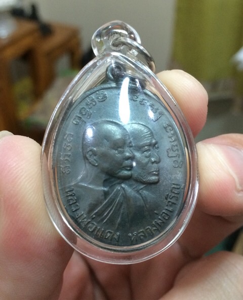 เหรียญโบสถ์ลั่น บล็อคหลุมกอล์ฟ  สวยจัดครับ