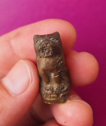 เสือหลวงพ่อเปิ่น วัดบางพระ จ.นครปฐม 