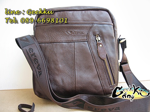  กระเป๋าสะพายหนังแท้ ขนาดกำลังดี ใส่ของจุ 
