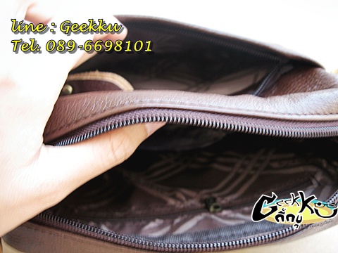  กระเป๋าสะพายหนังแท้ ขนาดกำลังดี ใส่ของจุ 