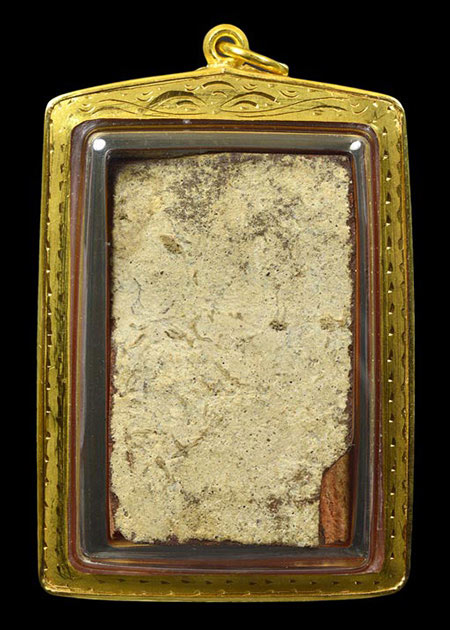 พระกรุนาดูนตัดเก้า จ.มหาสารคาม เนื้อมะขามเปียก พิมพ์ตุ๊กตาใหญ่+เลี่ยมทองหนาหนา7,000กว่าบาท+บัตร