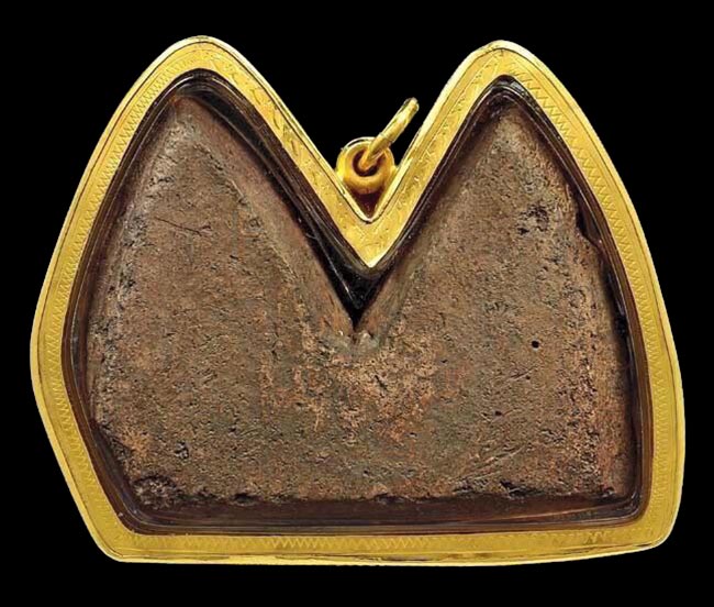 พระขุนแผนพลายคู่ กรุบ้านกร่าง จ.สุพรรณบุรี พิมพ์หน้ากลม มีหน้าตานิดนิด เนื้อดิน+เลี่ยมทองหนาหนา+บัตร