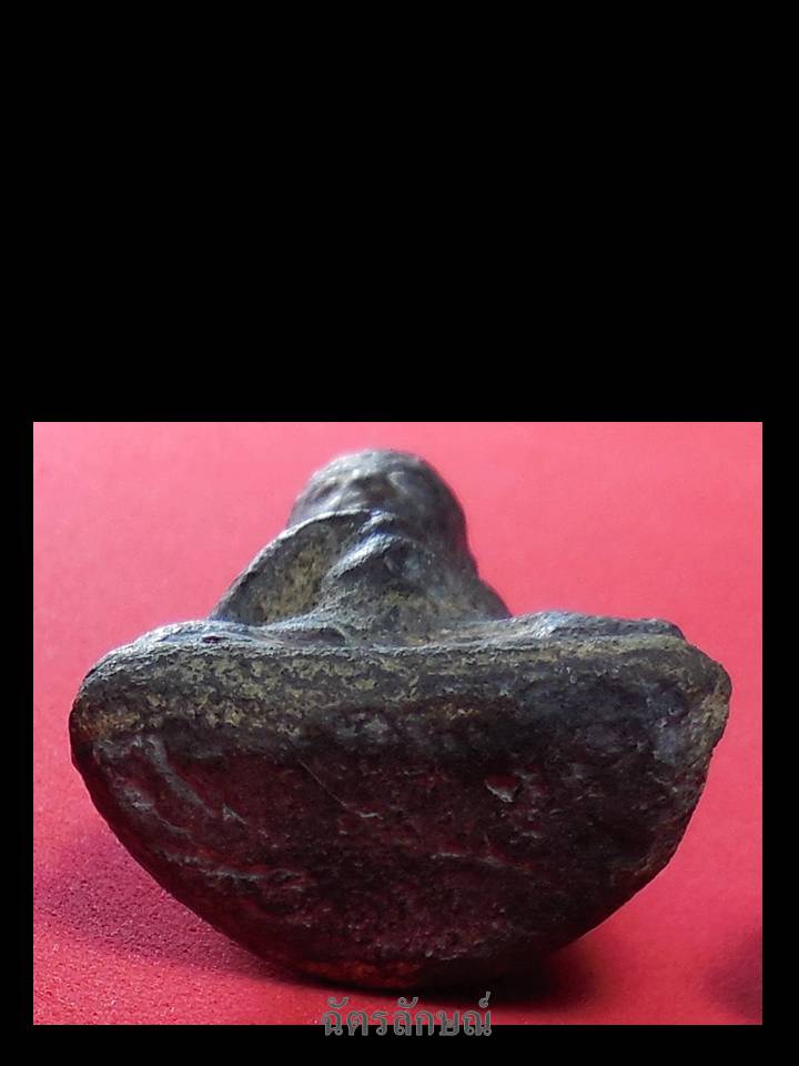 พระกรุวัดเชิงท่า พิมพ์อุ้มบาตร