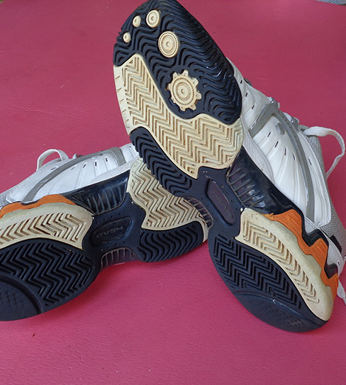 รองเท้า HEAD สุดดัง ของแท้ เท่ห์ๆเลยครับ