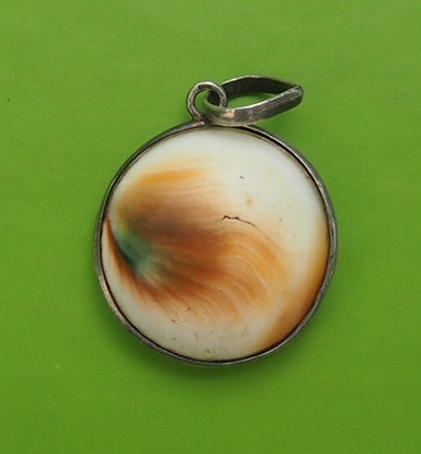 จี้หินเปลือกหอย (จับขอบเงิน) สวยๆ ครับ