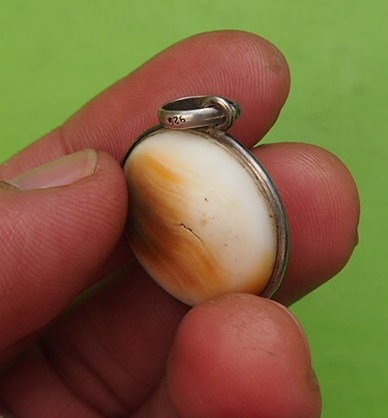 จี้หินเปลือกหอย (จับขอบเงิน) สวยๆ ครับ