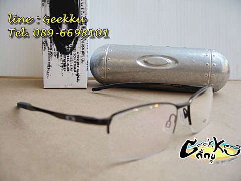 กรอบแว่นตา Oakley (O-04) ทรงครึ่งกรอบสีกัน(ดำ-เทา)  