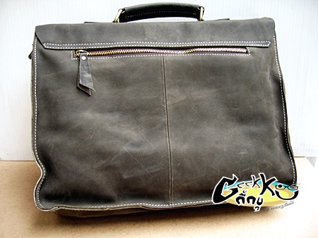 กระเป๋าหนังนูบัค " หนังแท้ " สีเขียวขี้ม้า ของใหม่   