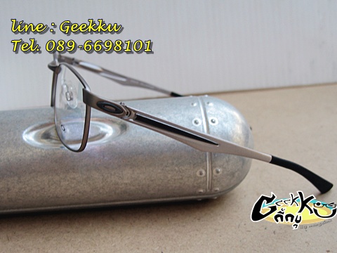 กรอบแว่นตา Oakley (O-06) ทรงกรอบเต็มสีเงิน ขาสปริง 