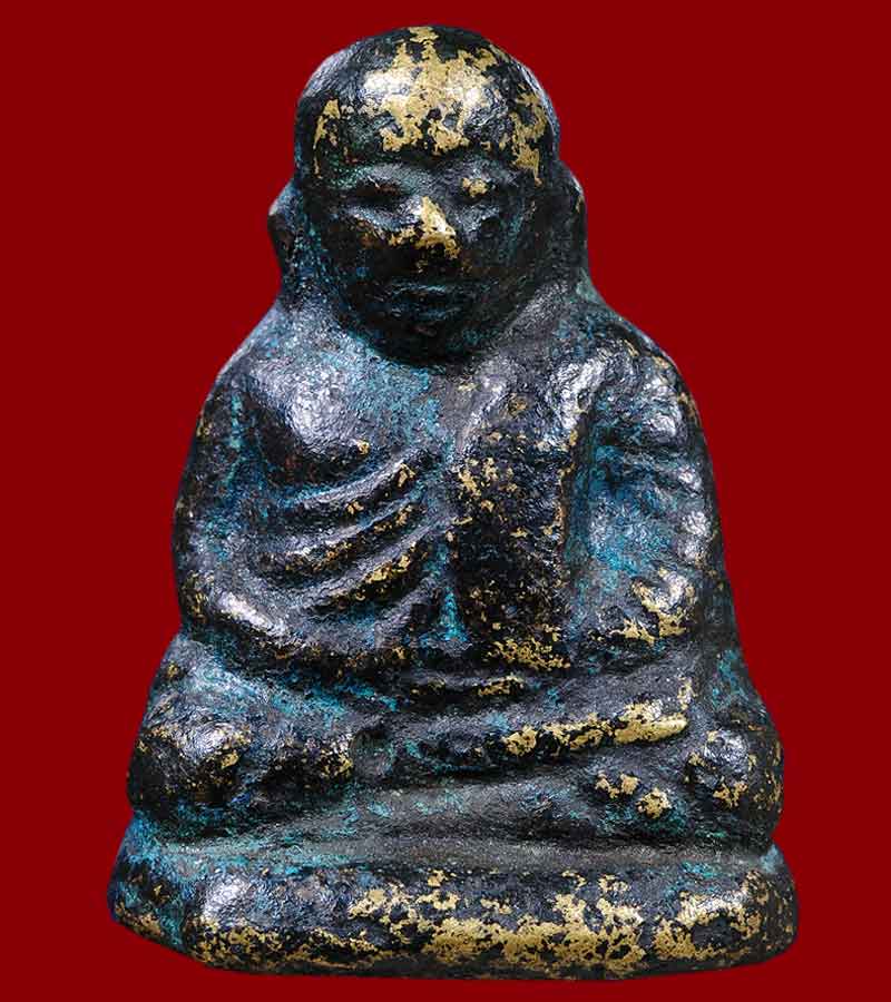 หลวงพ่อเงิน วัดบางคลาน จังหวัดพิจิตร รุ่นปืนแตก พิมพ์ไตรมาส  ปี ๒๕๒๘ 