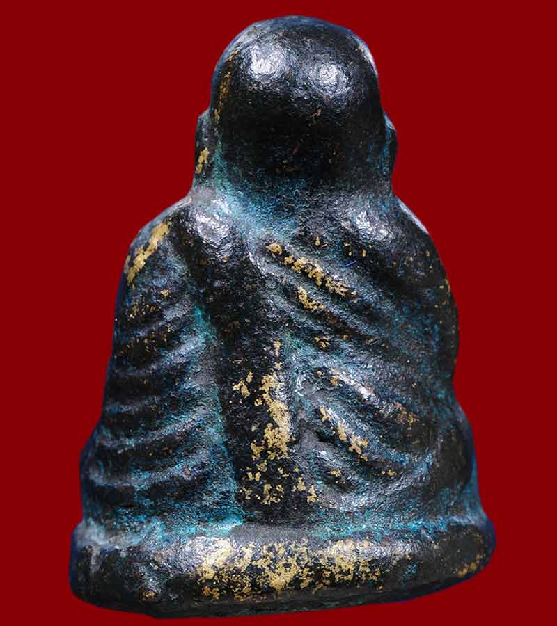 หลวงพ่อเงิน วัดบางคลาน จังหวัดพิจิตร รุ่นปืนแตก พิมพ์ไตรมาส  ปี ๒๕๒๘ 