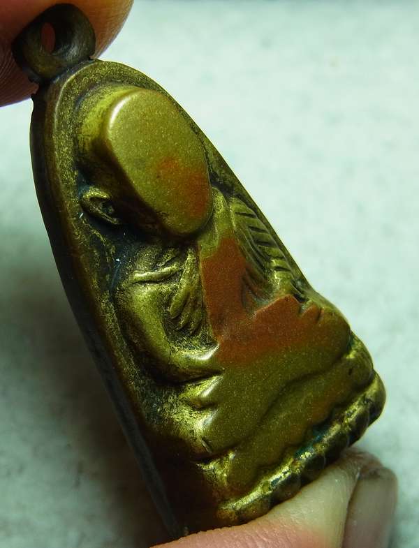 หลวงปู่ทวดมีหู เนื้อทองเหลือง ปี2505 วัดช้างให้ จ.ปัตตานี สภาพใช้พร้อมบัตร