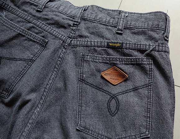 ยีนส์ WRANGLER ของแท้ เอว 30 สวยๆครับ พร้อมส่งฟรี