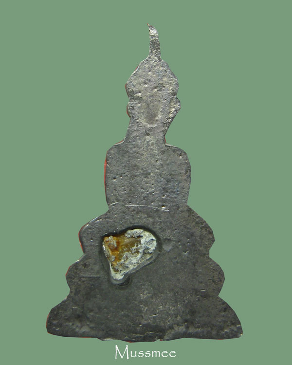 พระเนื้อชินพิมพ์พระพุทธ หลวงพ่อดำ วัดกุฎิ ฝังเขี้ยวหมาป่า จ.ปราจีนบุรี ### หูตากระพริบ ### เคาะเดียว