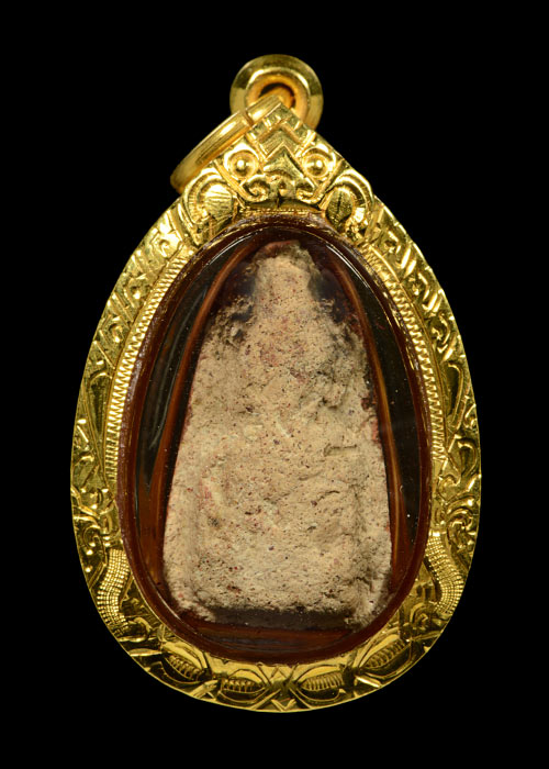 พระกรุนาดูนตัดเดียว จ.มหาสารคาม พิมพ์32อรหันต์ นิยม+เลี่ยมทอง+บัตรรับรองครับ