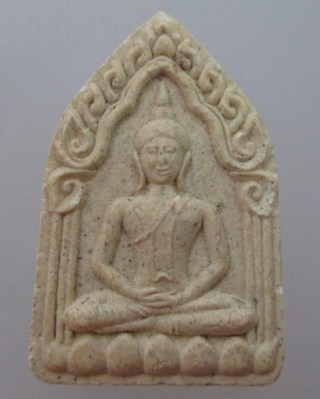 พระขุนแผนไม่ทราบที่ครับ ฝังตะกรุด