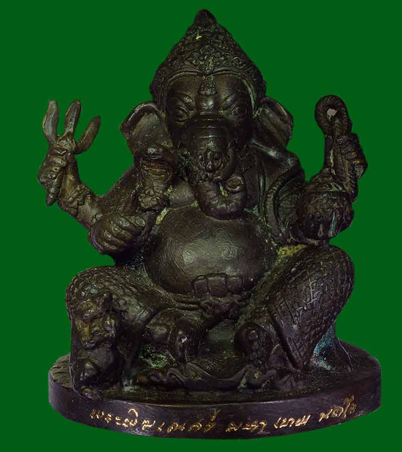 พระบูชา ขนาดตั้งหน้ารถ พระพิฆเณศร์ มมหาเทพ  ขนาดหน้าตัก ๓ นิ้ว สูง ๔ นิ้ว วัดศาลาไฟ จังหวัดนครศรีธรร