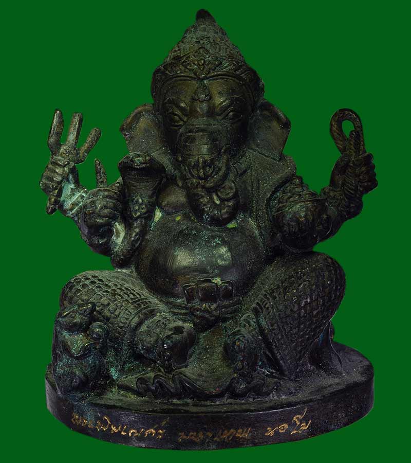 พระบูชา ขนาดตั้งหน้ารถ พระพิฆเณศร์ มมหาเทพ  ขนาดหน้าตัก ๓ นิ้ว สูง ๔ นิ้ว วัดศาลาไฟ จังหวัดนครศรีฯ ๒