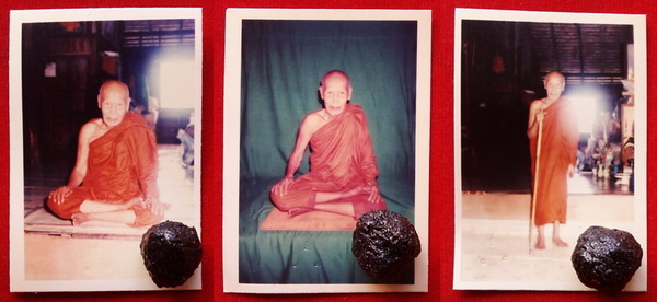 ( 3 ชุด )..ลูกอมชานหมาก+รูปภาพ(ตอกโค๊ด)พ่อท่านมุ่ย วัดป่าระกำเหนือ เมืองนครศรีธรรมราช ราคาเบาๆ