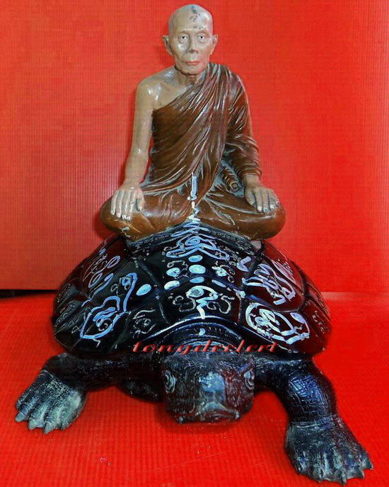รูปหล่อบูชาหลวงปู่หลิวนั่งเต่า วัดไร่แตงทอง รุ่นแซยิด 93 ปี ถอดฐานได้ ของดีหายากค่ะ
