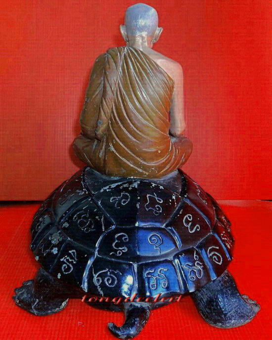 รูปหล่อบูชาหลวงปู่หลิวนั่งเต่า วัดไร่แตงทอง รุ่นแซยิด 93 ปี ถอดฐานได้ ของดีหายากค่ะ