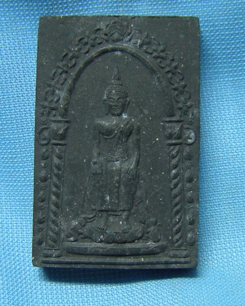 พระผงผสมรักเก่าทองเก่าหลวงพ่อโต วัดป่าเลย์ไลยก์ จ.สุพรรณบุรี