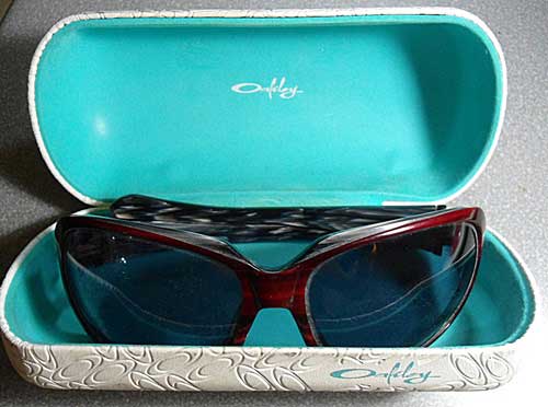 แว่น Oakley มือสอง พร้อมกล่องเดิม 800