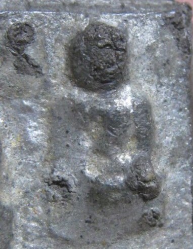 พระหัวใจกำแพงตัดสี่ เนื้อชินเงิน จ.สุโขทัย สภาพพอสวย